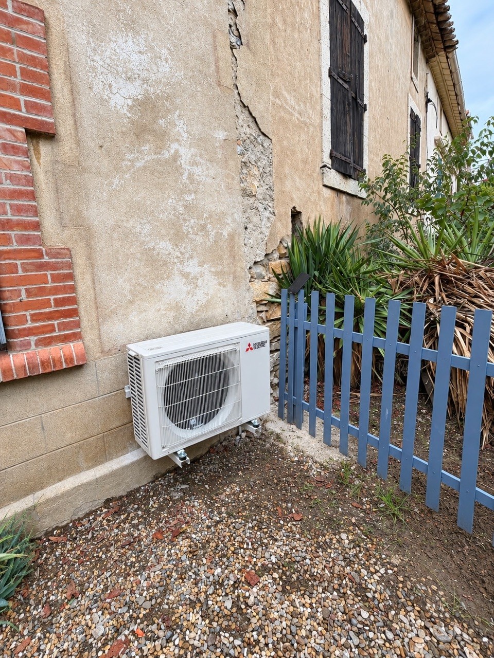 Groupe extérieur au jardin, sans cache